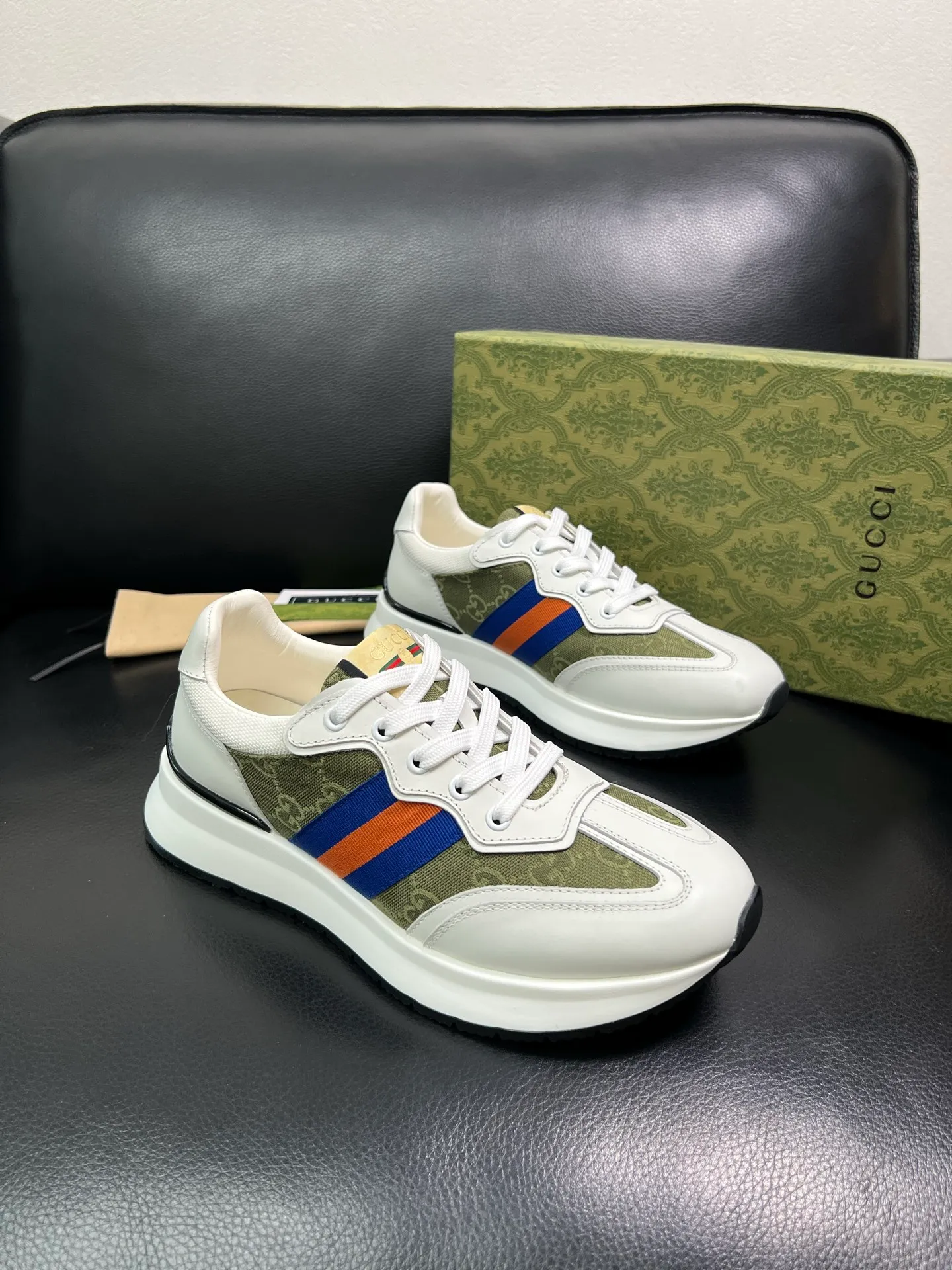 Men's shoes 💰800 Gucci top purchasing Gucci counter new model, original factory configuration of imported cowhide from Italy with printed cloth fabric, imported cowhide lining, breathable and comfortable, sole: original factory special sole is super comfortable, original factory and single goods are high quality, welcome to compare, code number 38-44 (customized 45 46) 85865